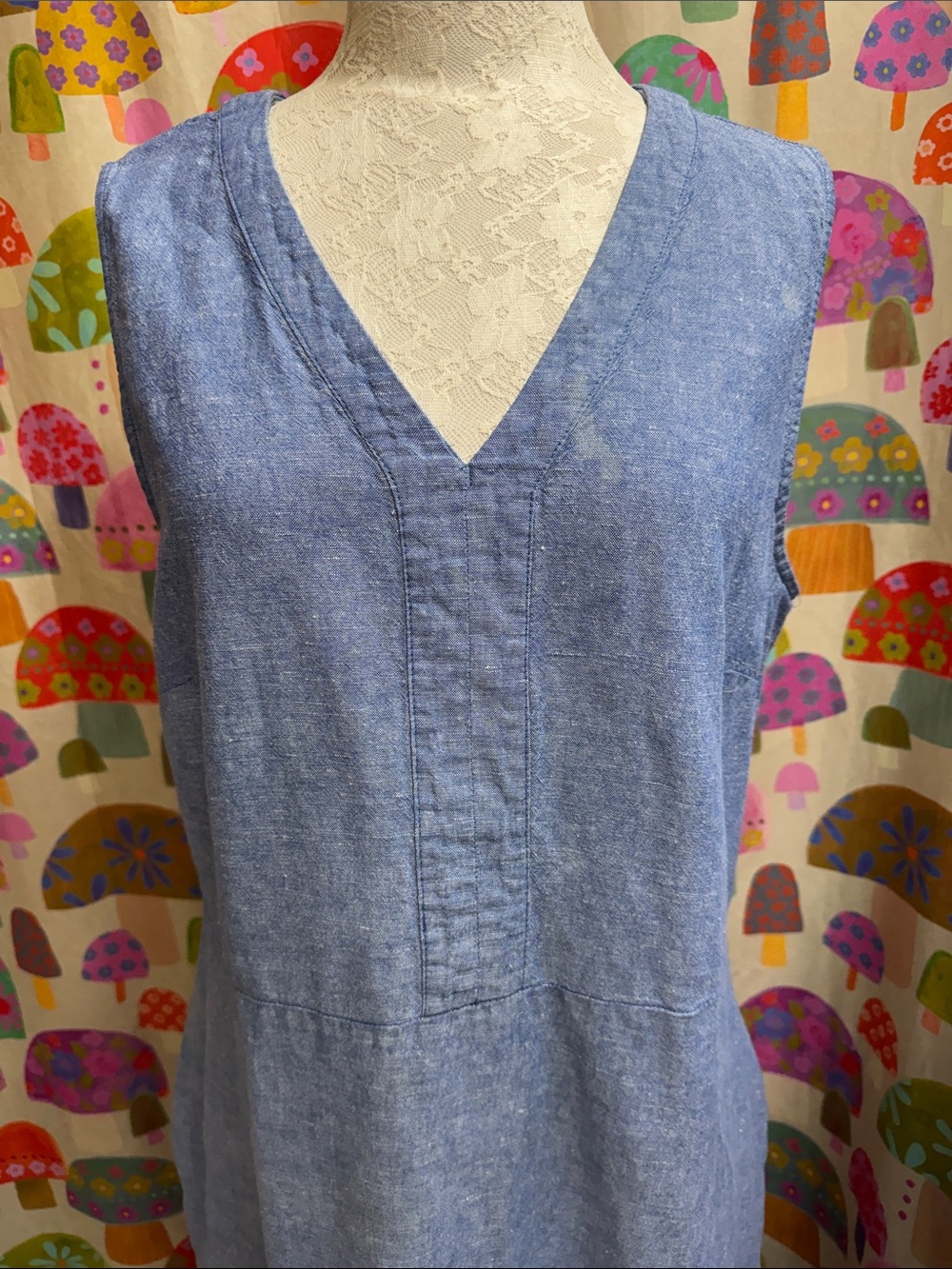 Liz Claiborne Sleeveless Linen/Cotton Dry. Large - Picture 2 of 11